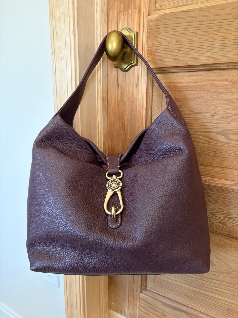 Dooney & Bourke Pebble Logo Lock Large Sac - Plum Wine |